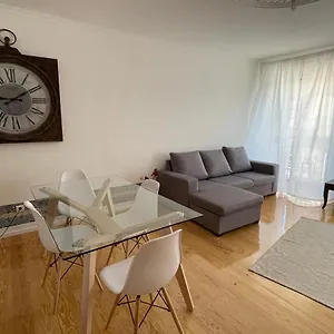 Beautiful Downtown Apartment